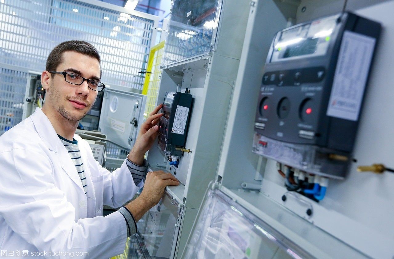 研究員。電器柜性能計數器。低壓微網絡。用于智能電網和智能電表的測試和證書服務。電力電子設備認證。技術服務行業。tecnaliaresearch&innovationbizkaiabasquecountry,西班牙。